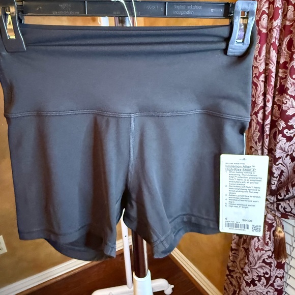 Lululemon Align High-Rise Shorts - Picture 1 of 3